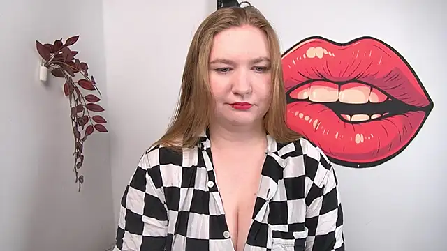 Snapshot of LaraDream chatting on 04-25-26, 03:31 LaraDream online show from 04-25-26, 03:31