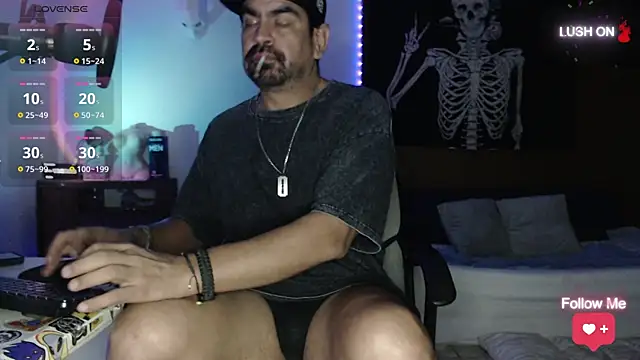 Snapshot of soyelcarlitos_ chatting on 09-23-25, 04:37 soyelcarlitos online show from 09-23-25, 04:37