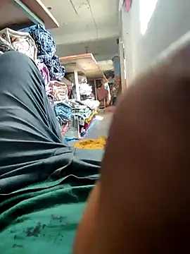 Snapshot of Kolkata___Boy chatting on 12-16-24, 09:14 Kolkata Boy online show from 12-16-24, 09:14