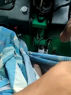 Snapshot of Kolkata___Boy chatting on 12-19-24, 02:01 Kolkata Boy online show from 12-19-24, 02:01