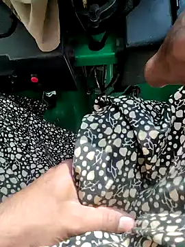 Snapshot of Kolkata___Boy chatting on 12-29-24, 03:54 Kolkata Boy online show from 12-29-24, 03:54