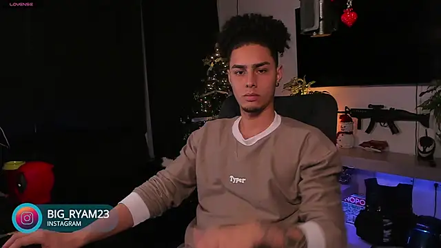 bigryann23 online show from 12-13-24, 01:59