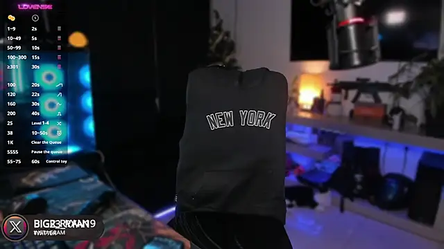 bigryann23 online show from 12-23-24, 03:40